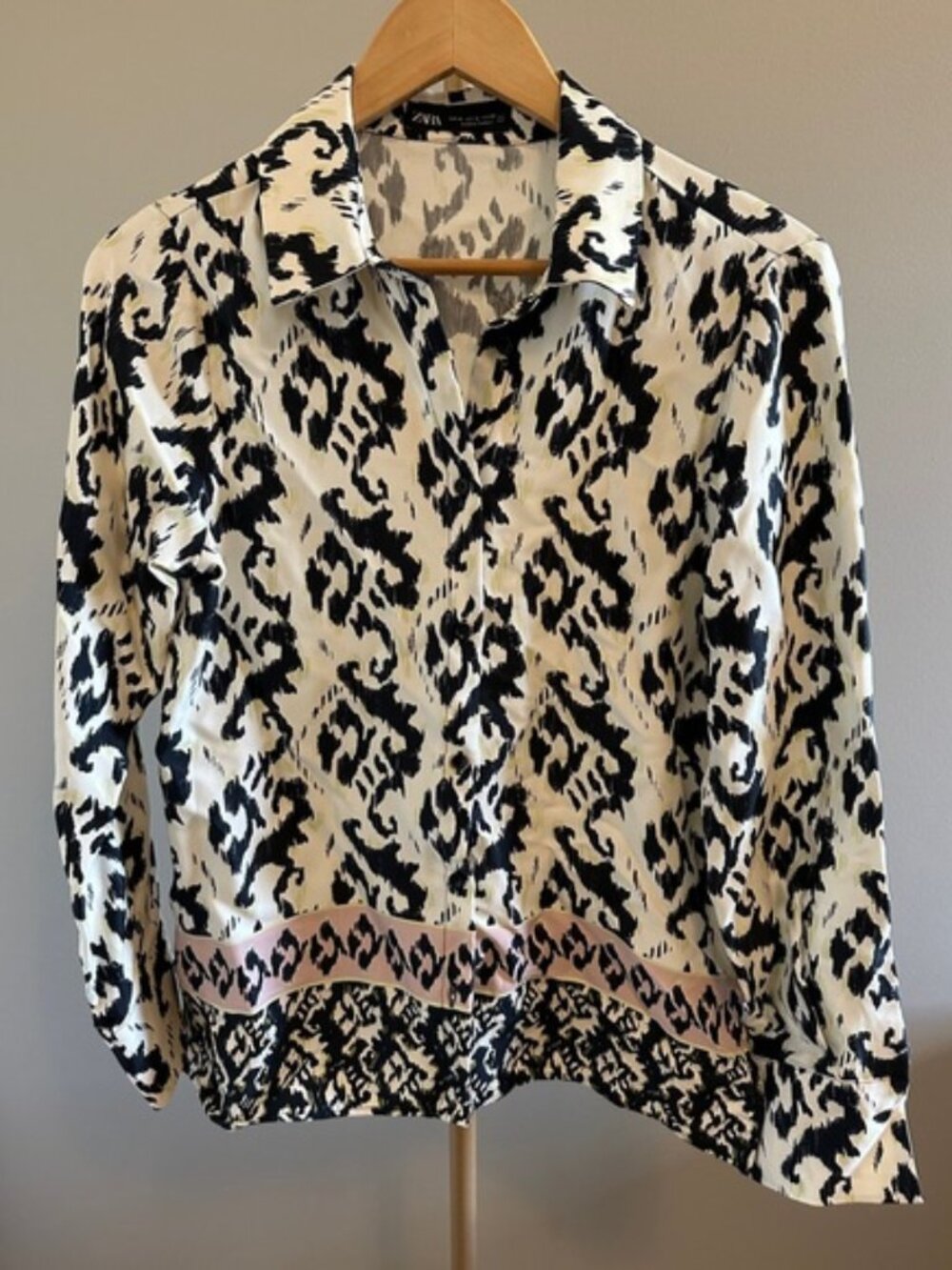 ZARA Patterned Button-Down Blouse – Size Medium